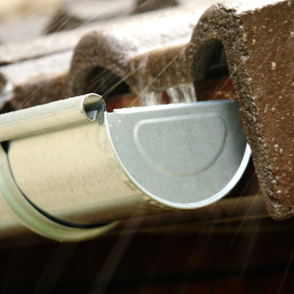 Bostik DIY Moldova Romania Waterstop repara suduri fisurate din jgheab Step 5 600x600