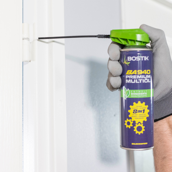 Bostik DIY Moldova Romania intretinerea balamalelor silentioase step 1