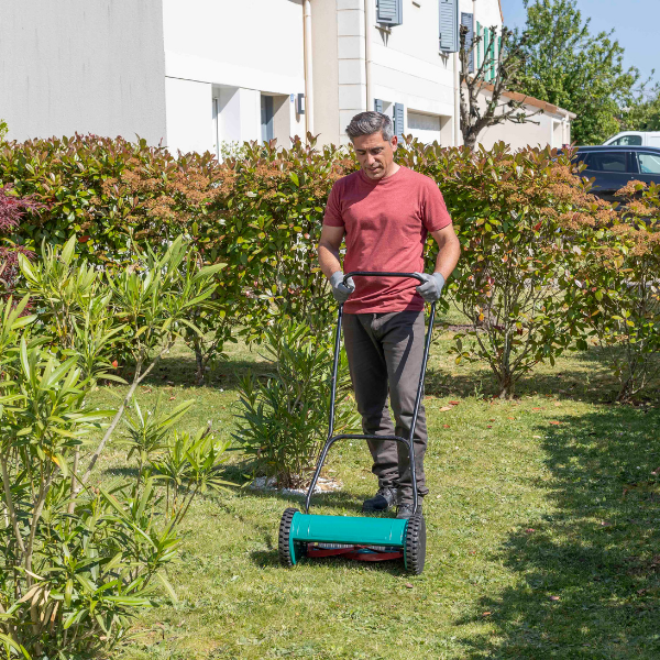 Bostik DIY Moldova Romania intretinerea masina de tuns iarba step 3