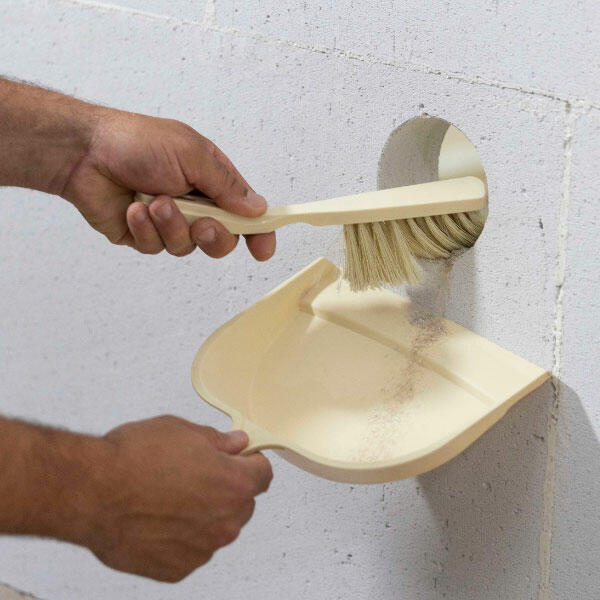 Bostik DIY Moldova Romania tutorial Bond a drain tube step 1