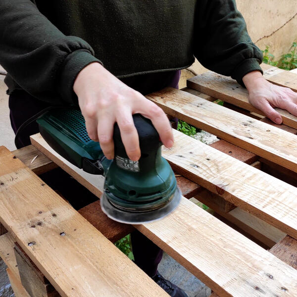 Bostik DIY Greece Tutorial Trolley Image 1080x1080 02