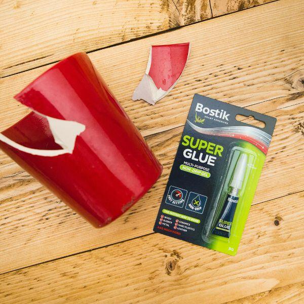 Australia Super Glue Non Drip Gel application 1