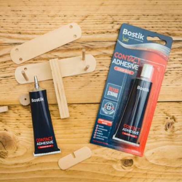 UK Contact Adhesive Packshot v2