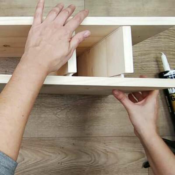 Greece tutorial living room table banner image step 8