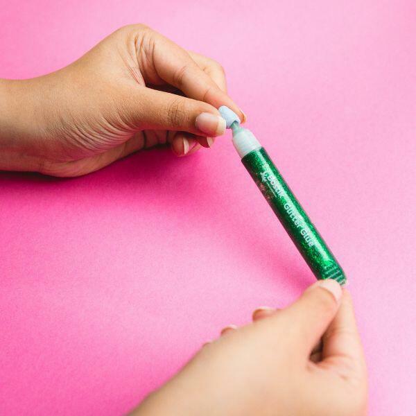 Russia Blu Tack® application 8