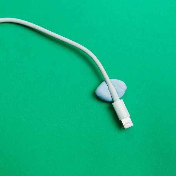 Ireland Blu Tack Handy Packshot 1