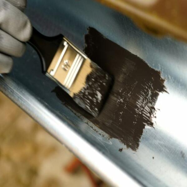 France tutorial repairing cracked roof gutters Step 2