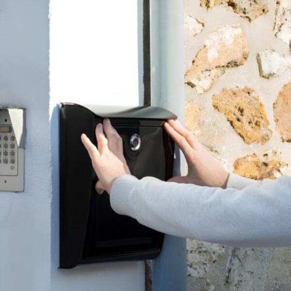 Germany tutorial How to fix a letter box step 3