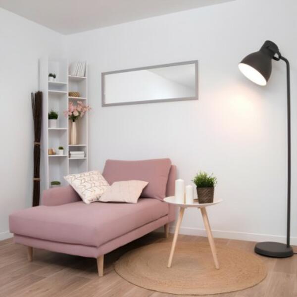 Germany tutorial How to hang a mirror step 4
