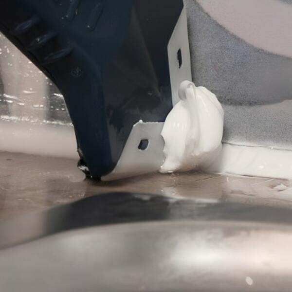 Germany tutorial how to seal a worktop step 4
