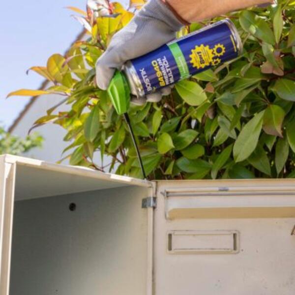 Lithuania tutorial lubrication of a letter box step 2
