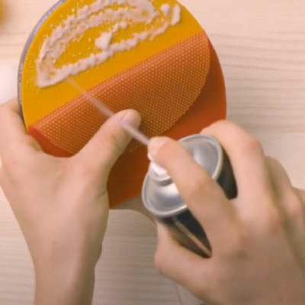 Poland How to use contact adhesive spray glue Step 2