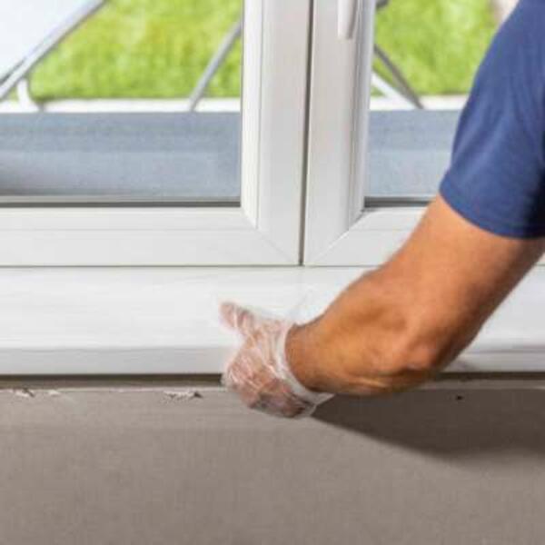 Poland Installing indoor outdoor window sills polyurethane Step 4