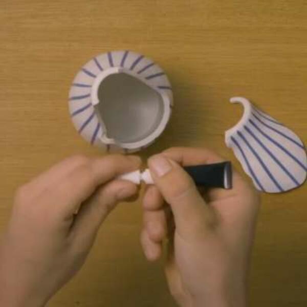Poland Tutorial How to fix a broken vase step 1