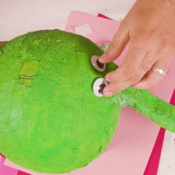 Australia tutorial Dino piggy bank step 7