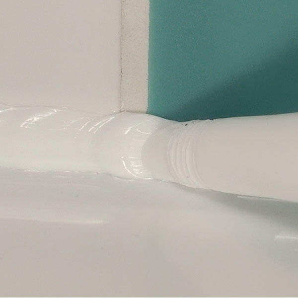 Lithuania tutorial How to seal a sink step 2