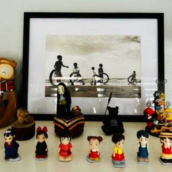 Philippines design shelf hack with blu tack Step 4