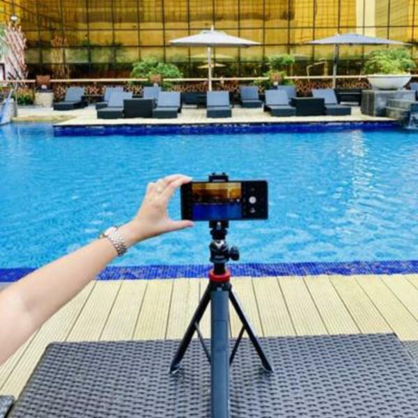 Philippines vlogging made easy with blu tack step 4