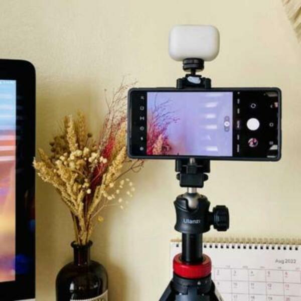 Philippines vlogging made easy with blu tack step 5