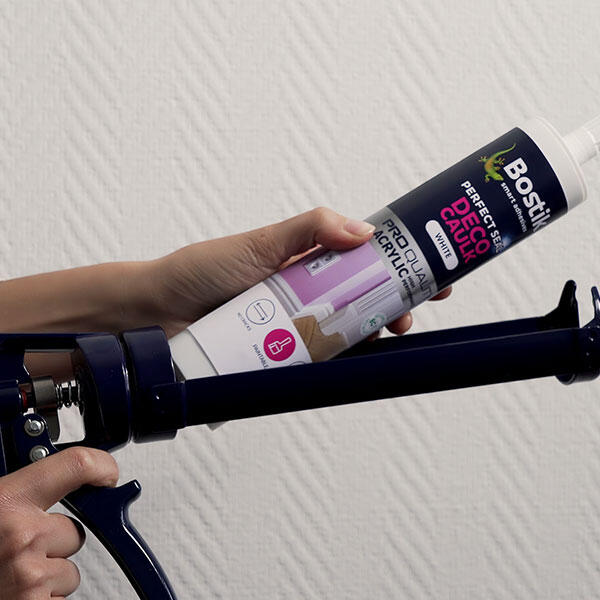 Russia How to seal a skirting board step 1