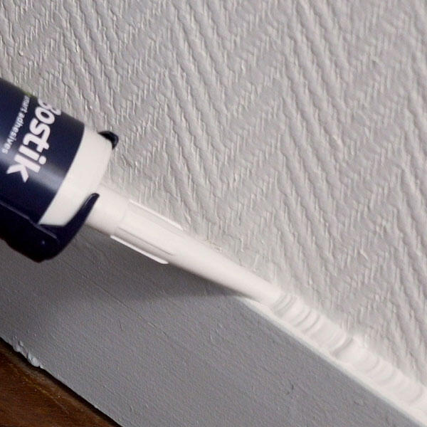 Russia How to seal a skirting board step 2