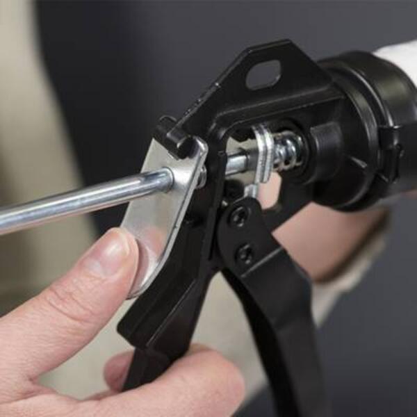 Russia prepare a sealant cartridge step 4