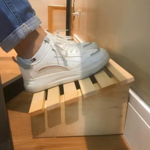 Singapore create ergonomic footrest step 8