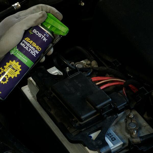 Estonia electrical contact lubricant step 3