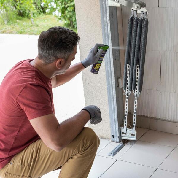 Estonia garage door lubricant step 1