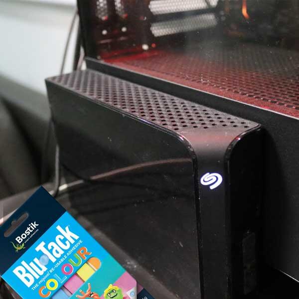 Hong Kong EN Tutorial How To Block Light With Blu Tack Step 1