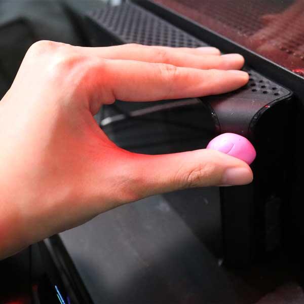 Hong Kong EN Tutorial How To Block Light With Blu Tack Step 3