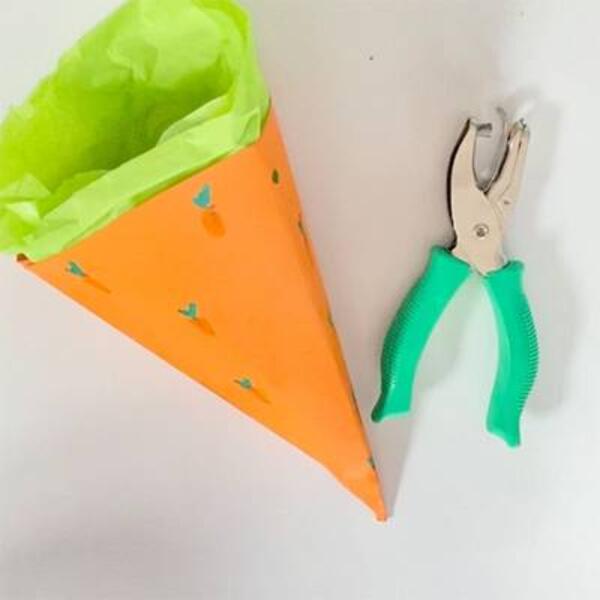Hong Kong Mandarin Chinese Easter Carrot Basket step 10