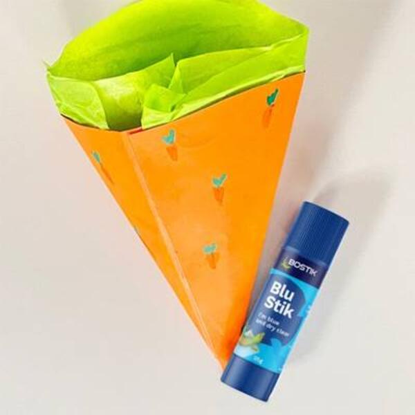 Hong Kong Mandarin Chinese Easter Carrot Basket step 9