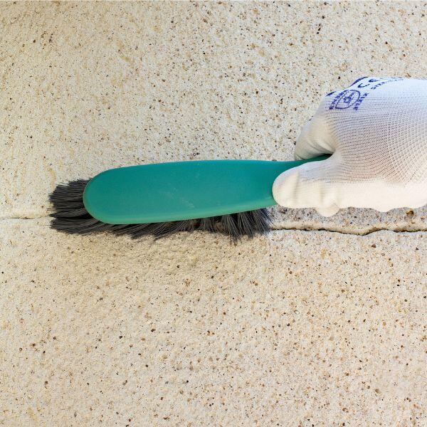 Moldova RO how to repair cracks in decorative plaster step 2